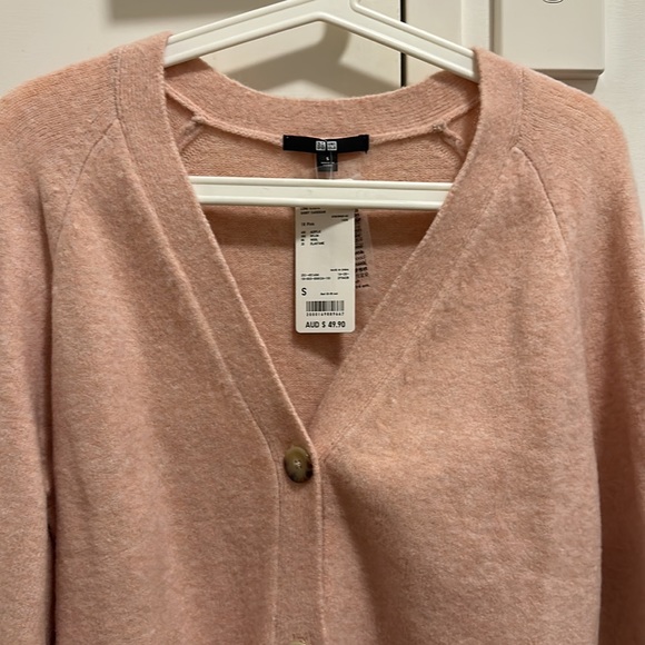 Uniqlo Souffle Yarn Long Sleeve Cardigan in Size S - Picture 16 of 16